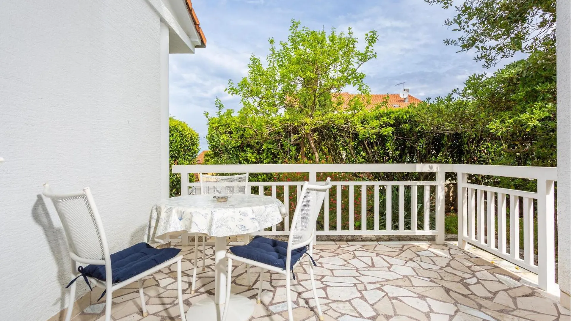 Gorgeous Apartment In Malinska