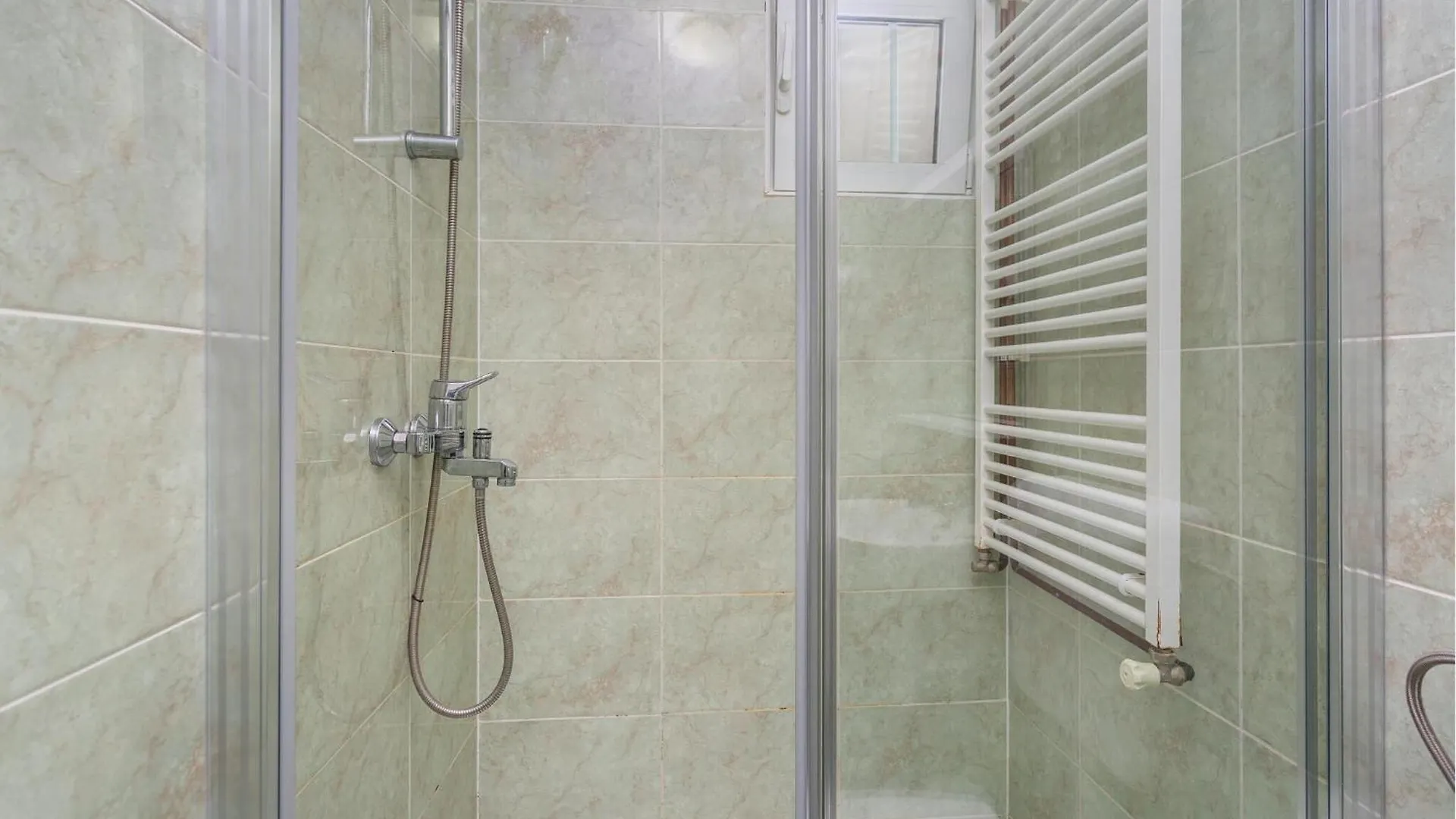 Gorgeous Apartment In Malinska