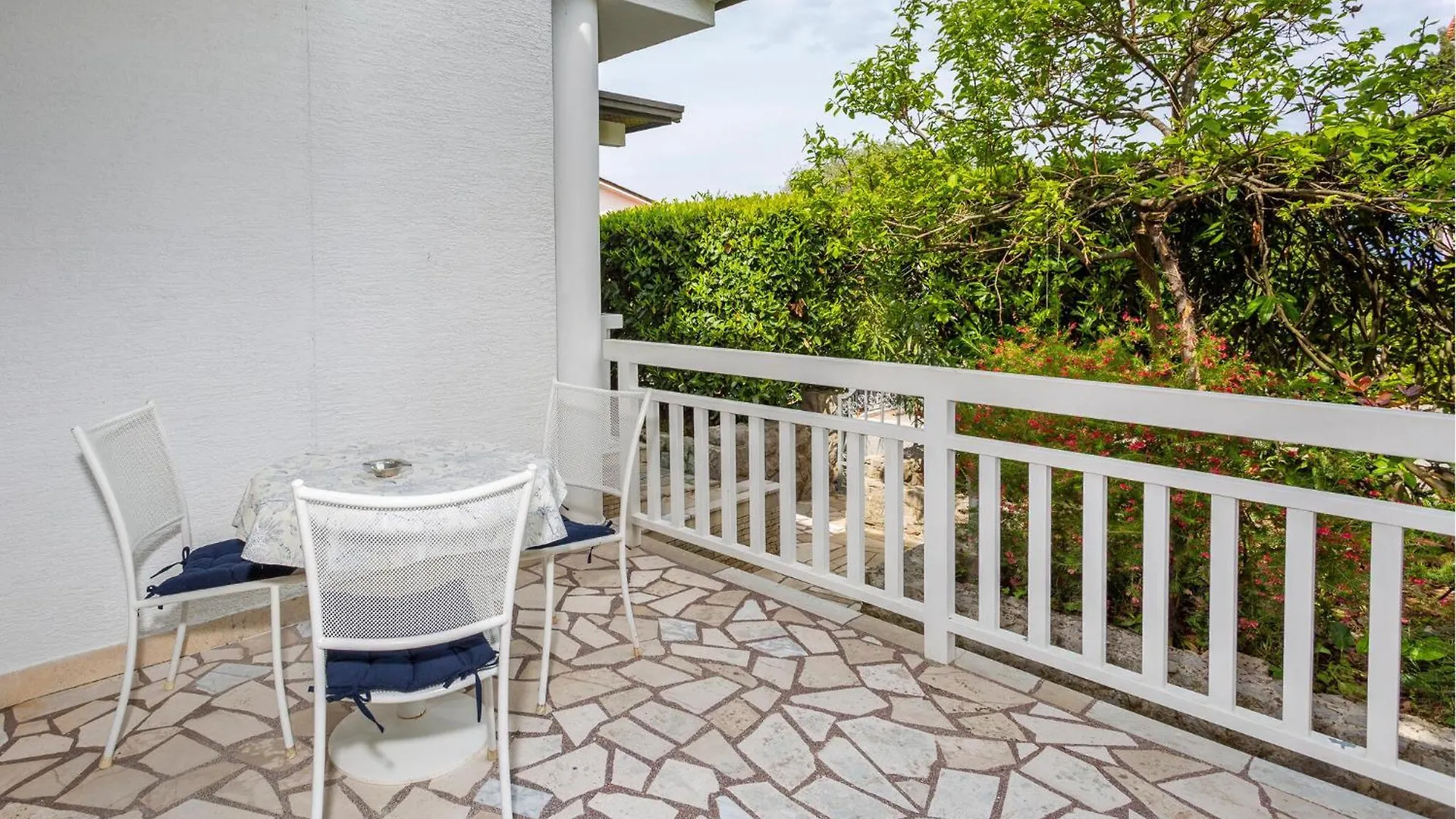 Gorgeous Apartment In Malinska