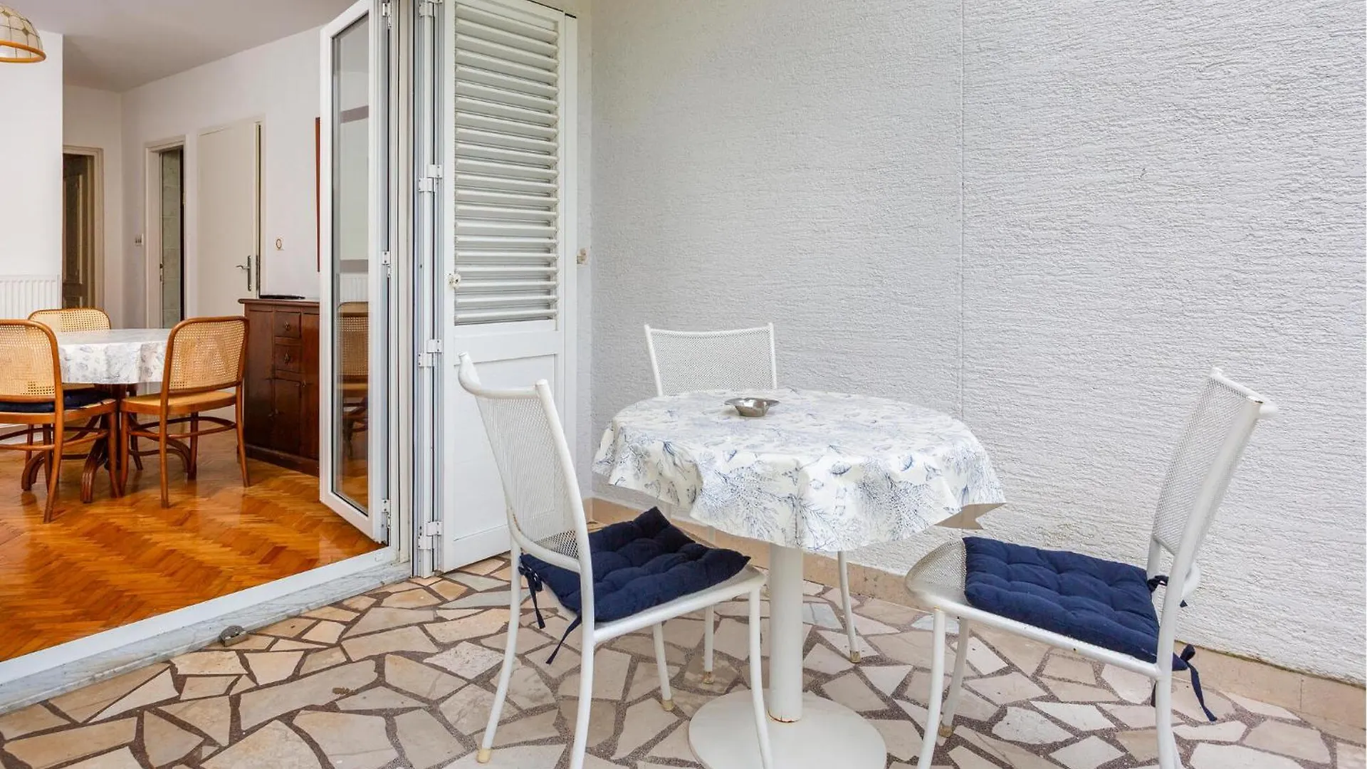 Gorgeous Apartment In Malinska Croatia